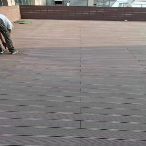 广东省物业楼顶木塑地板露台施工案例