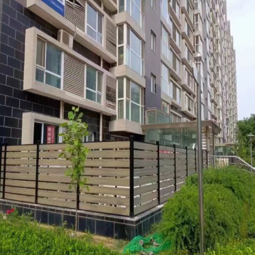广东省住宅社区木塑围栏安装案例