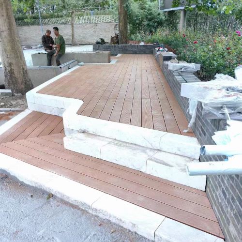 广东省街区口袋公园小型塑木地板平台台阶步梯制作案例