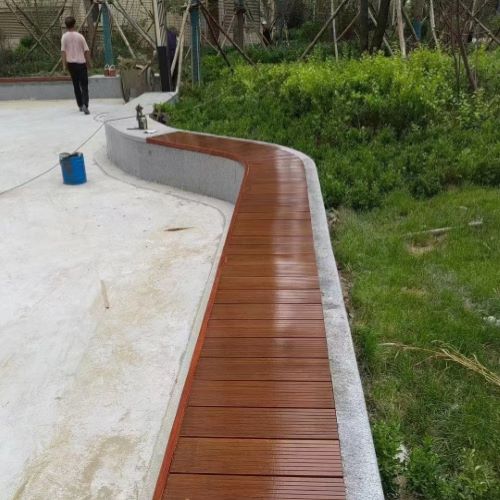 广东省户外木塑坐凳板铺设施工案例